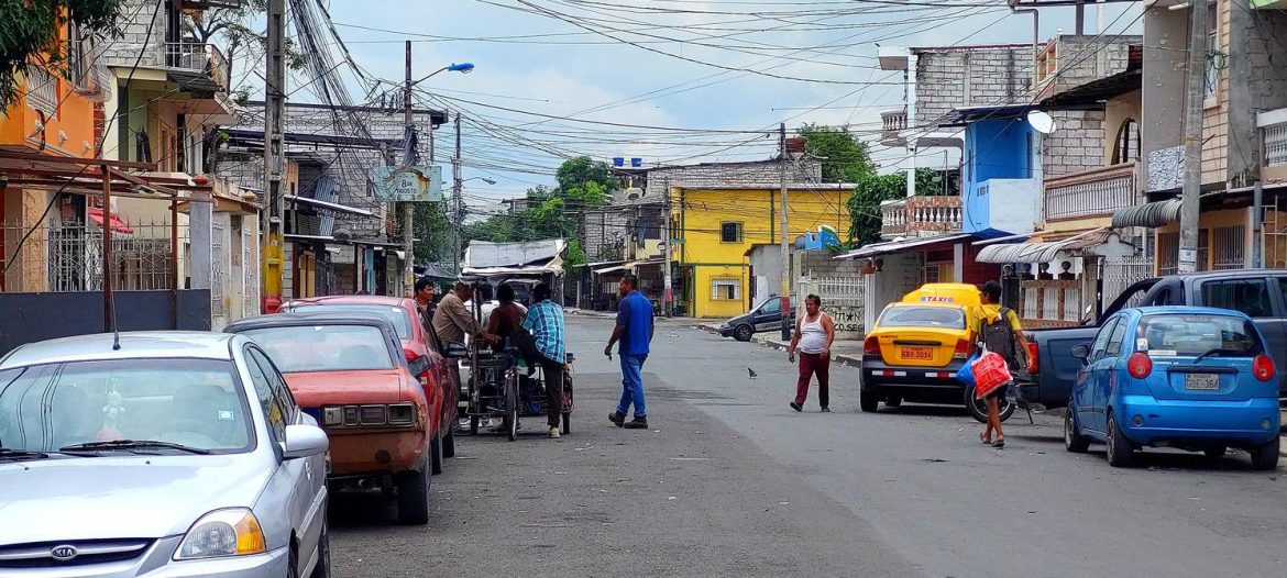 Un hombre de 32 años, identificado como Ángel Galarza Pacheco, fue asesinado cuando visitaba la casa de su progenitor